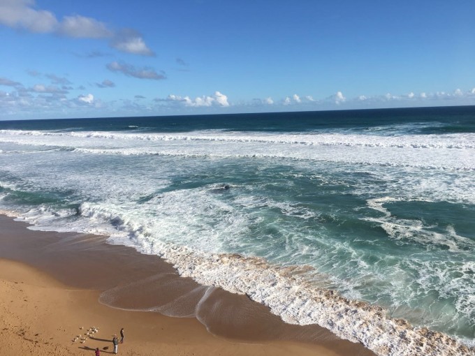 沿海漫步，领略海岸线无尽风光