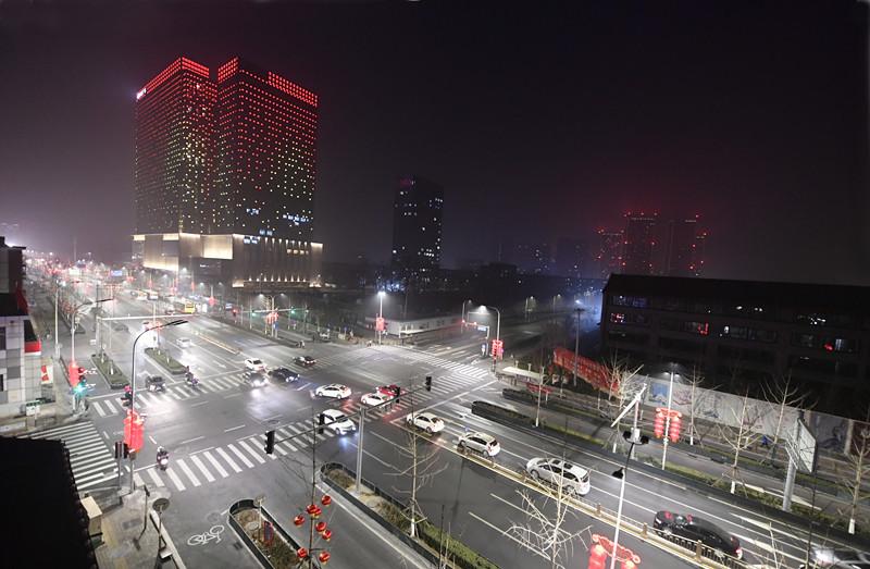 城市夜晚的璀璨灯光盛宴