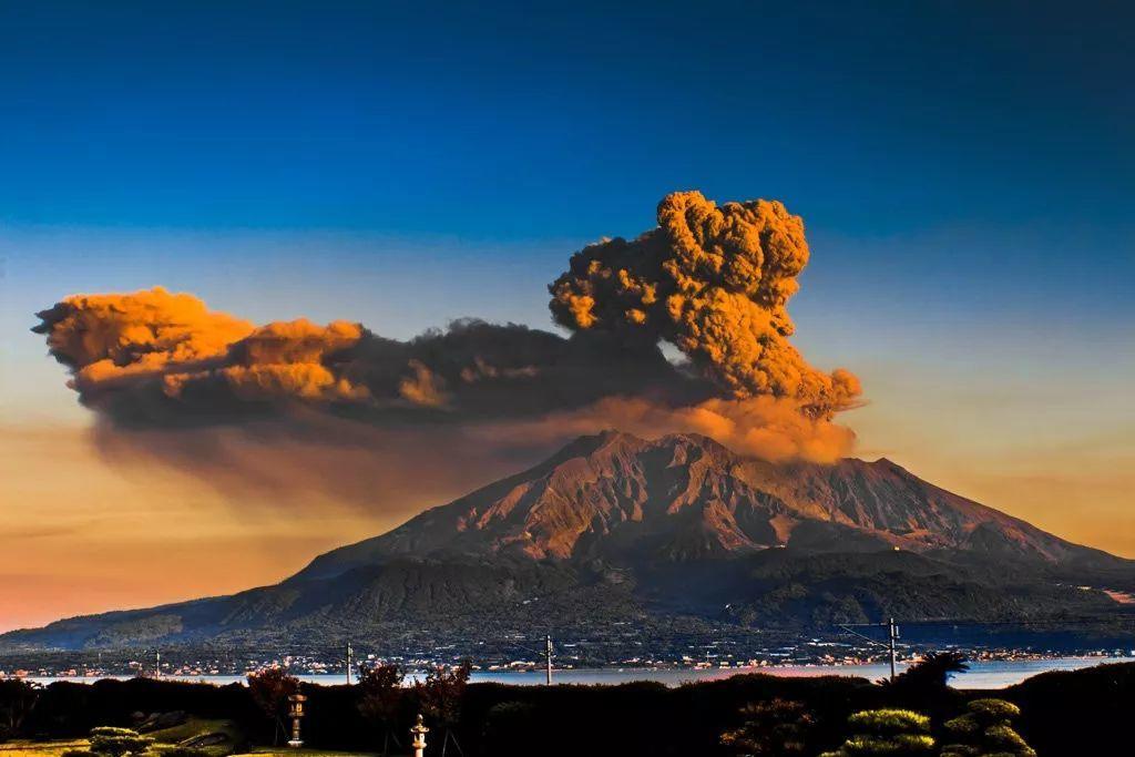 探索独特火山岛屿，自然风光的极致漫游之旅