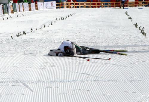 世界级滑雪场中挑战极限滑雪之旅