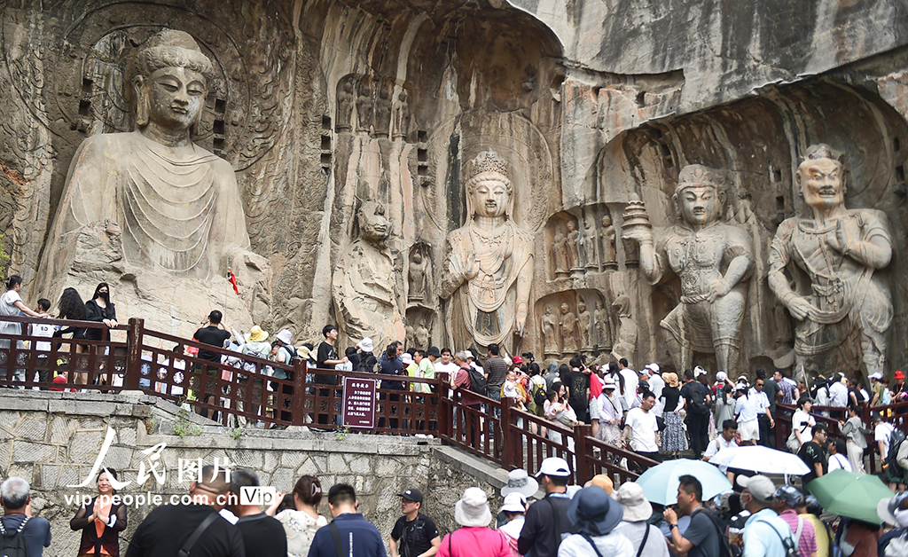 世界著名石窟艺术之旅，千年文化韵味长存