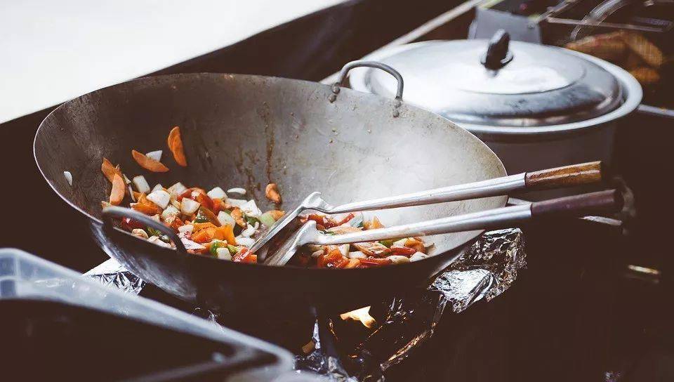 剩饭回锅的最佳时间与保鲜技巧，科学避免细菌滋生