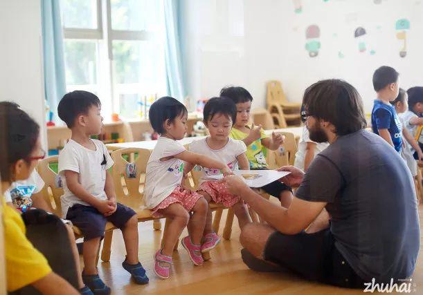 早教活动中开放式问题的设计策略，激发孩子探索与成长