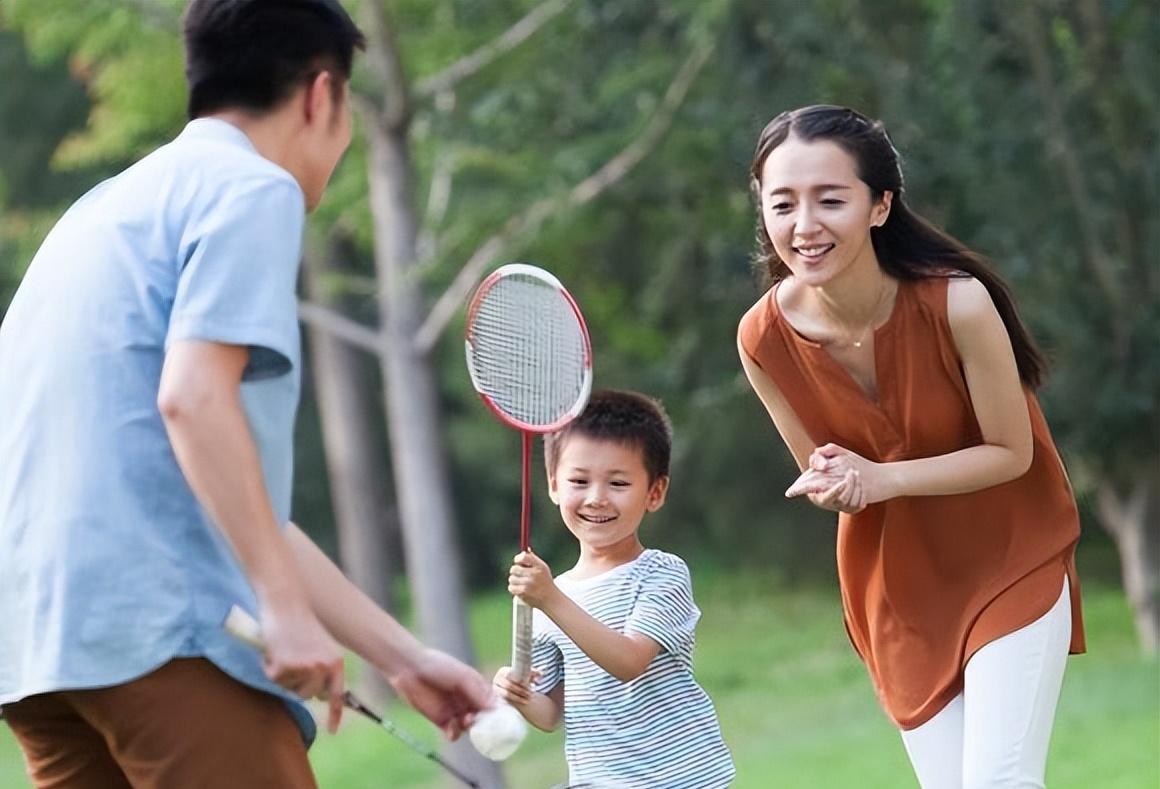 父母如何营造健康成长环境给孩子？