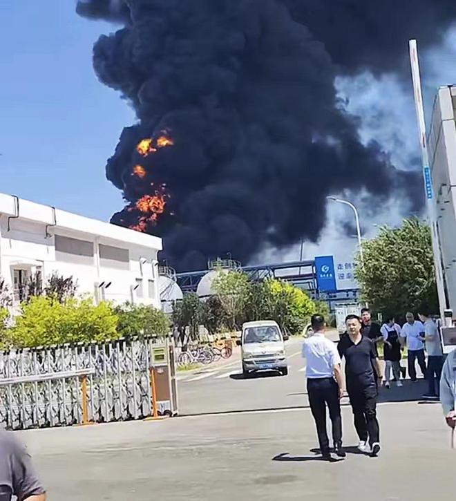 山西运城企业突发爆炸起火事件全程纪实